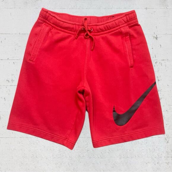 Nike Men’s Swoosh Graphic Red Sweatshorts Size S Blokecore Sporty Comfy - Picture 1 of 13